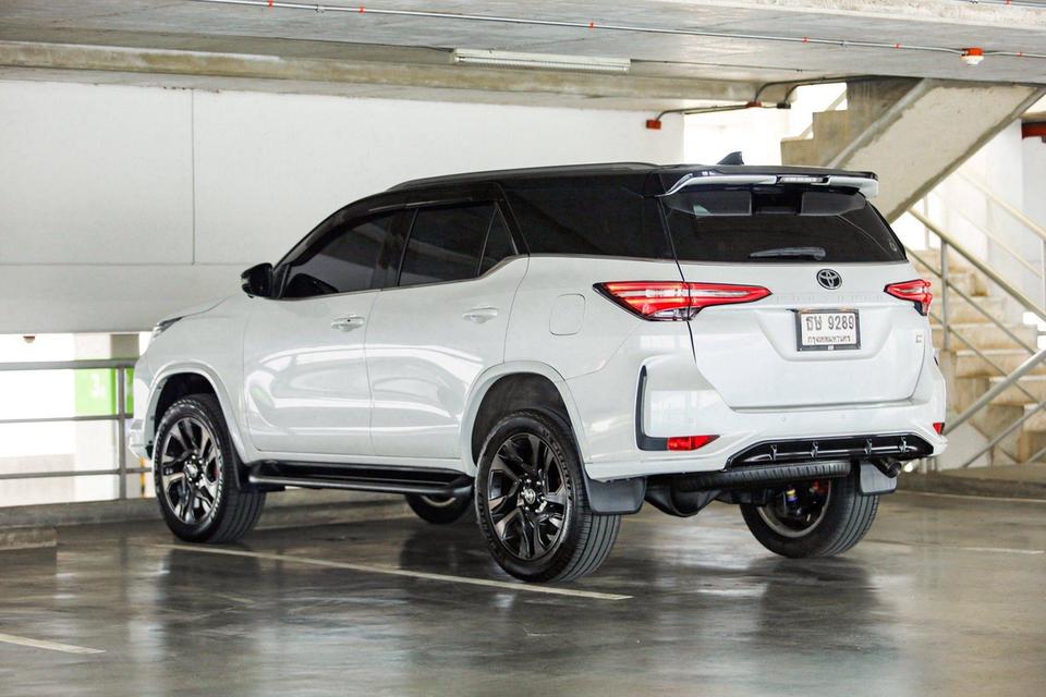 TOYOTA FORTUNER 2.8 GR SPORT BLACK TOP 4WD 2023Fortuner GR Sport ตัวท็อปสุด Black Top ขับ 4 แท้ ทรงสปอร์ต รูปที่ 3