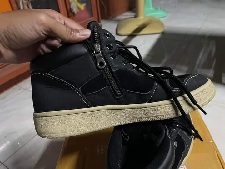 รองเท้า Vans Magna 1