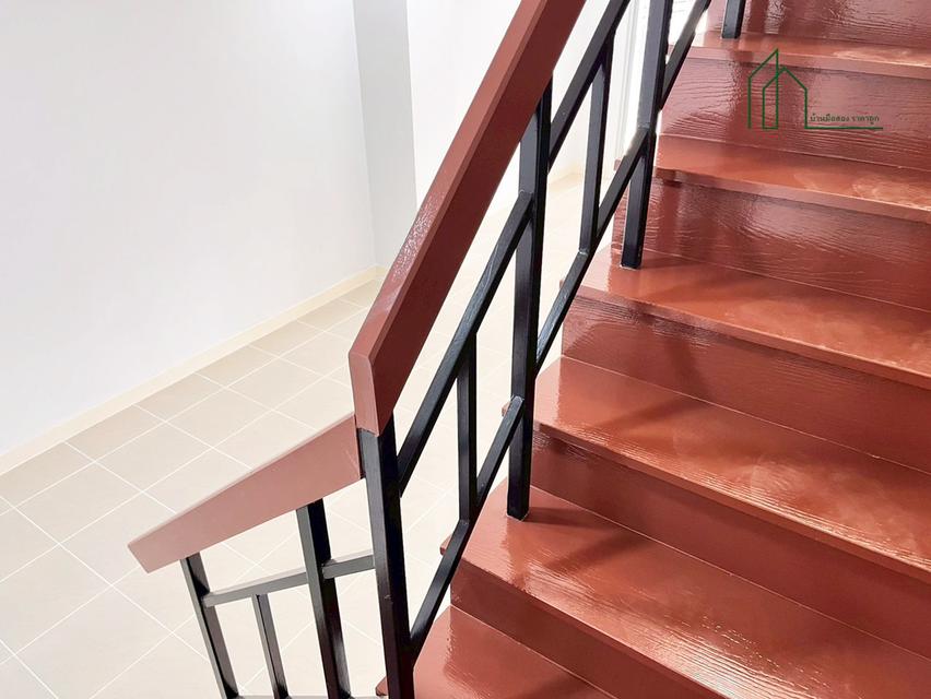 ทาวน์เฮ้าส์ 2 ชั้น หมู่บ้านชายคลอง รีโนเวทพร้อมอยู่ 11