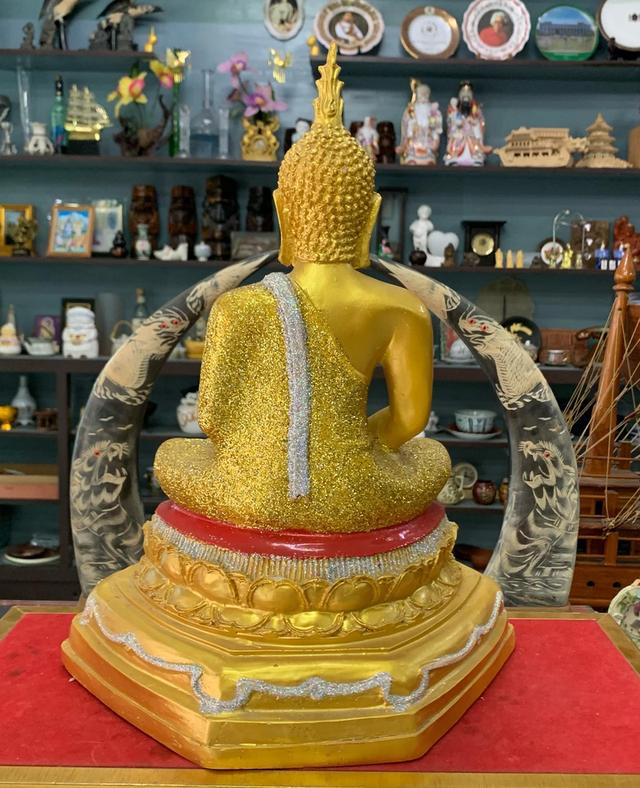 พระพุทธรูปปางสมาธิ องค์ใหญ่ เนื้อเรซิน 4