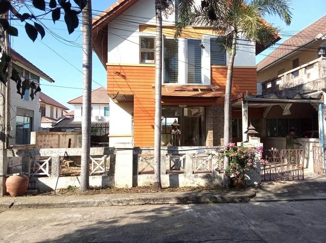 ขายบ้านรีโนเวทใหม่ พร้อมเข้าอยู่ เดอะวิลเลจ บางแสน .ชลบุรี บ้านแฝดสไตล์บ้านเดี่ยว สภาพใหม่มาก ทำใหม่ทั้งหลัง คุ้มค่า น่า 2
