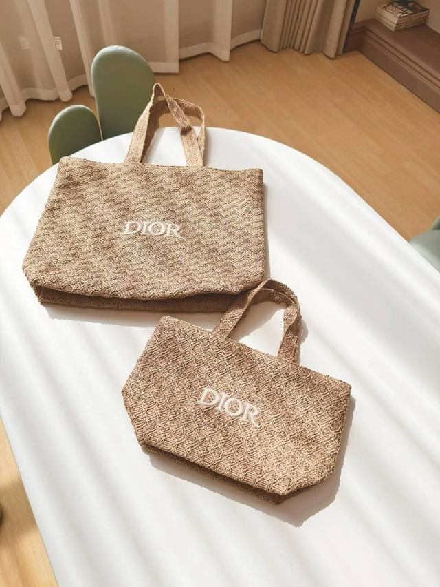 กระเป๋าสะพายแฟชั่น dior
