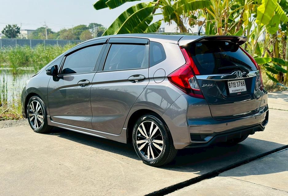 รถบ้านเข้าใหม่ ไมล์เพียง76,000โล เข้าศูนย์ตลอด มือเดียวออกห้างป้ายแดง สวย เดิม ราคาดี วารันตีหลังการขาย #HONDA NEW JAZZ 1.5RS (GK) ปี2019 สีเทา เกีย รูปที่ 8