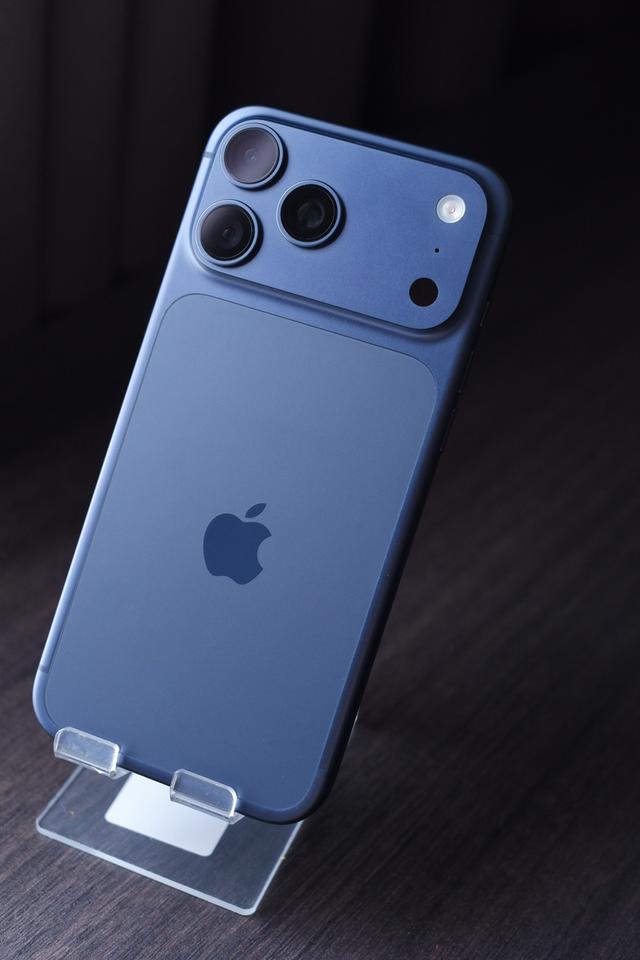 iPhone 17 Pro Max 256GB (Deep Blue)