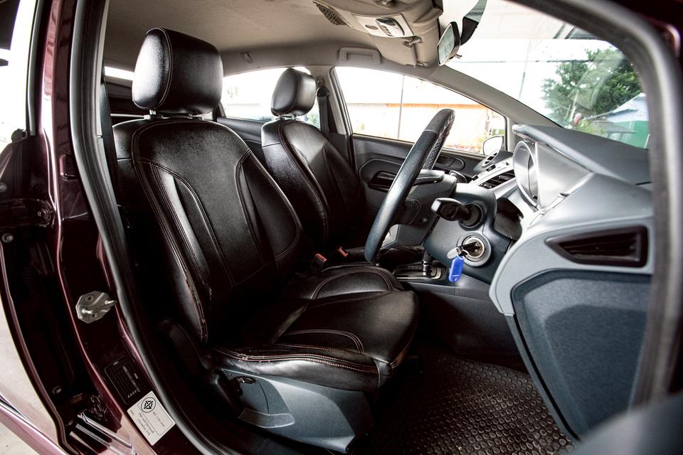 Ford Fiesta 1.5 Sport 5 ประตู สีแดง เกียร์ออโต้ ปี 2013 มือเดียวป้ายแดง 11