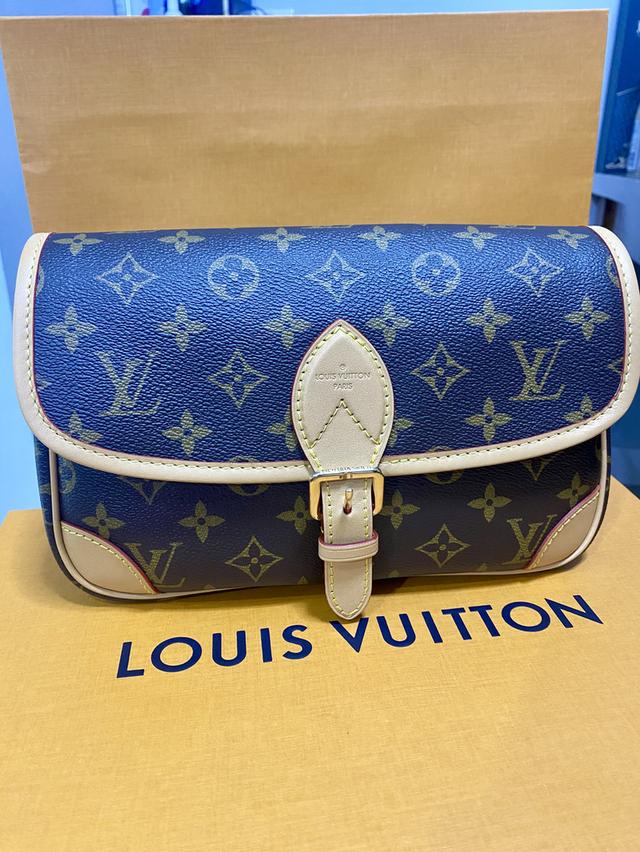 กระเป๋า Louise Vuitton 4