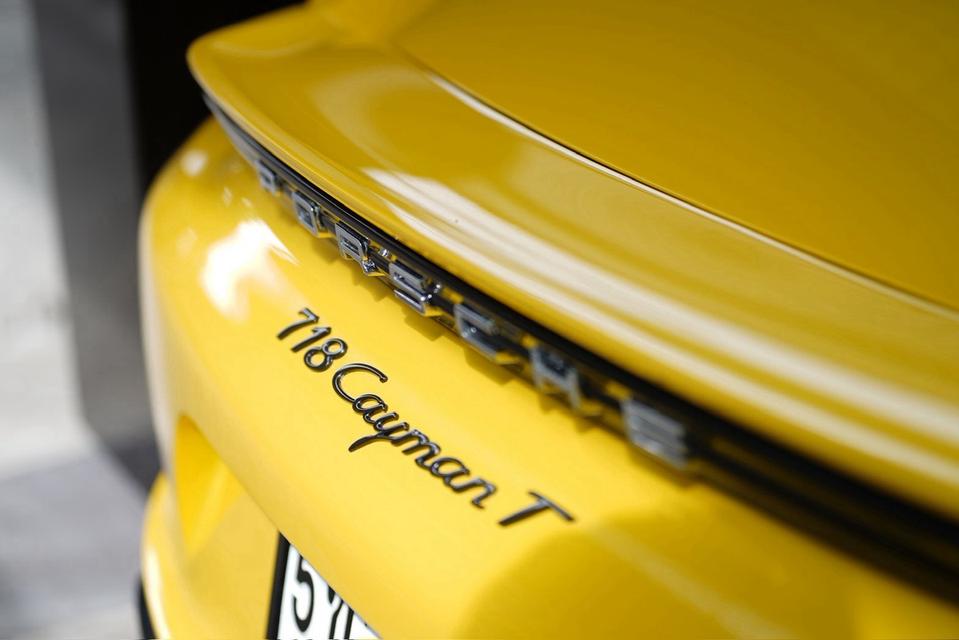 Porsche 718 Cayman T (Light Weight) 2022 สภาพของรถเหมือนป้ายแดงกลิ่นความเป็นรถใหม่ยังอยู่ ออกศูนย์ AAS รูปที่ 15