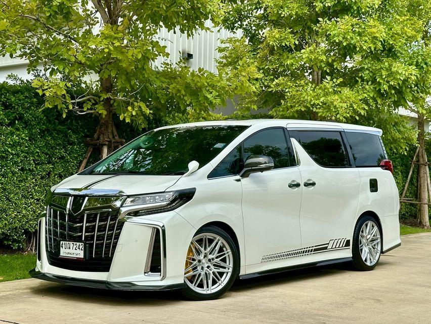 Toyota ALPHARD 2.5 SC PACKAGE  ปี 2023 สีขาวมุข สีเดิมทั้งคัน