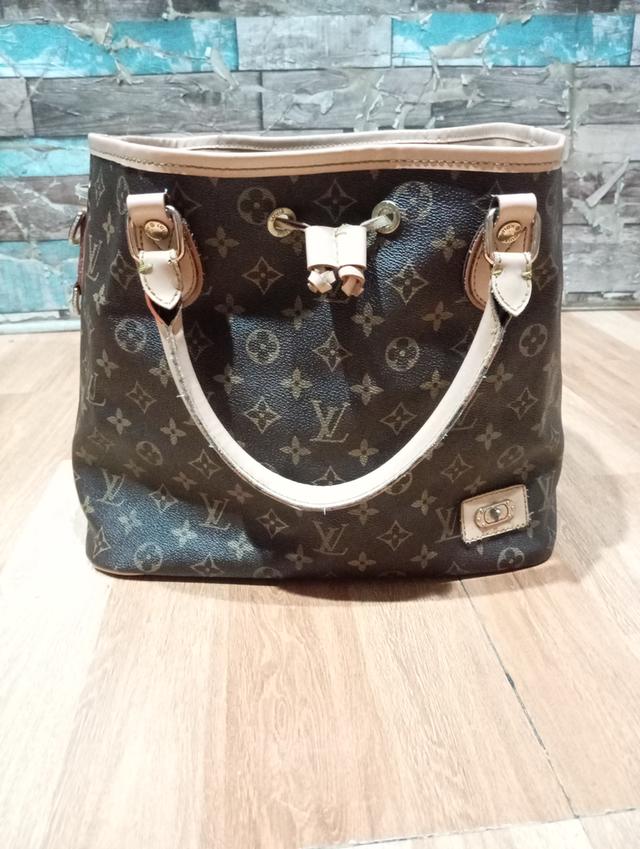 Louis Vuitton monogram 