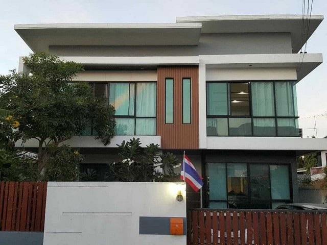 ให้เช่าบ้านเดี่ยว 2 ชั้น ย่านโชคชัย 4 ลาดพร้าว พร้อมเฟอร์นิเจอร์ ใกล้เลียบด่วน รามอินทรา 1
