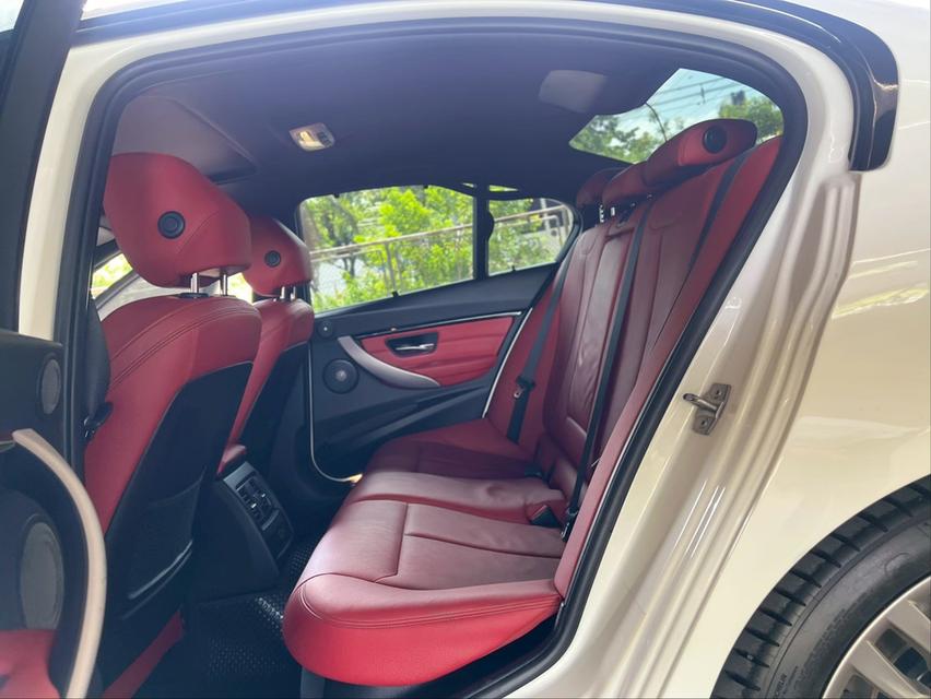 BMW 330e M Sport F30 AT ปี 2022 19