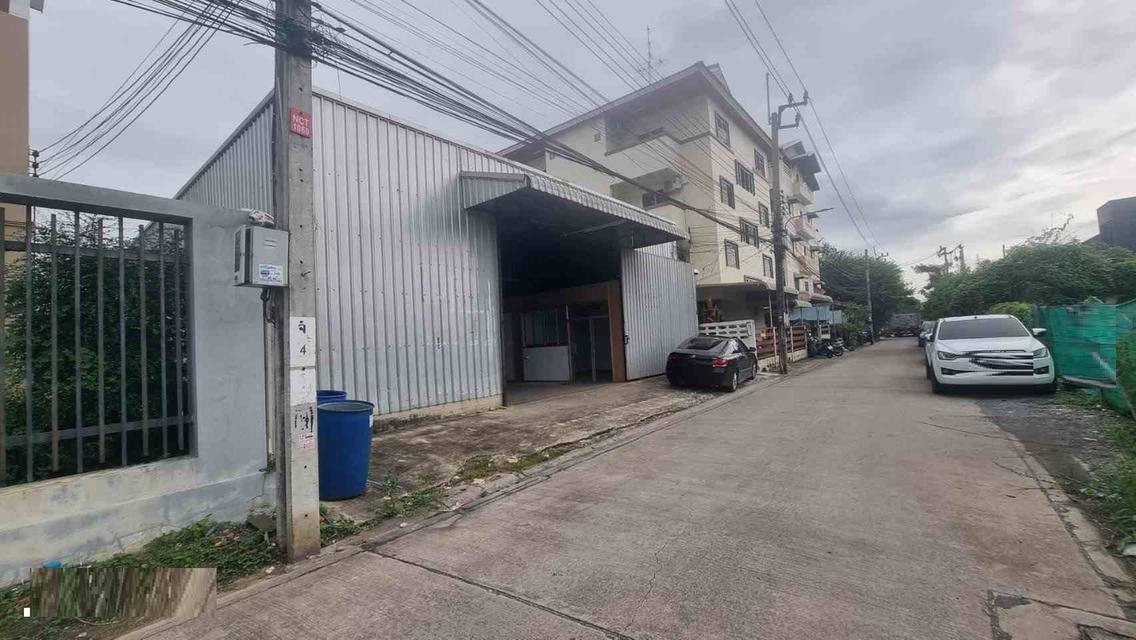 B981 ให้เช่าโกดังสินค้า ซอยโพธ์แก้ว3 ทะลุลาดพร้าว101 ได้ 2