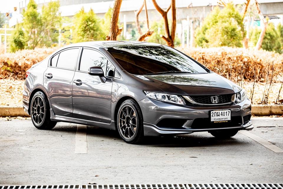 Honda Civic Fb 1.8S สีเทา ปี 2013 เกียร์ออโต้