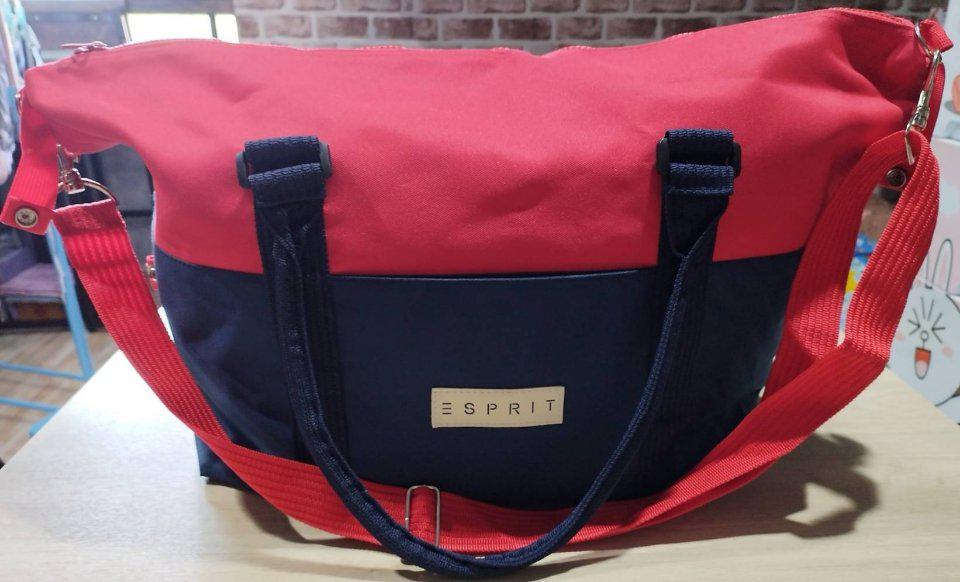 ขายกระเป๋าเดินทางยี่ห้อ ESPRIT สีแดง-น้ำเงิน ของแท้ มือหนึ่ง