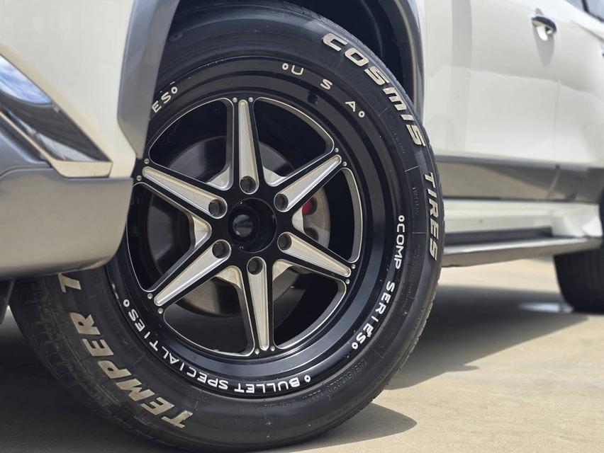 Mitsu Pajero 2.4GT Premium 4WD ปี 2016 รูปที่ 16