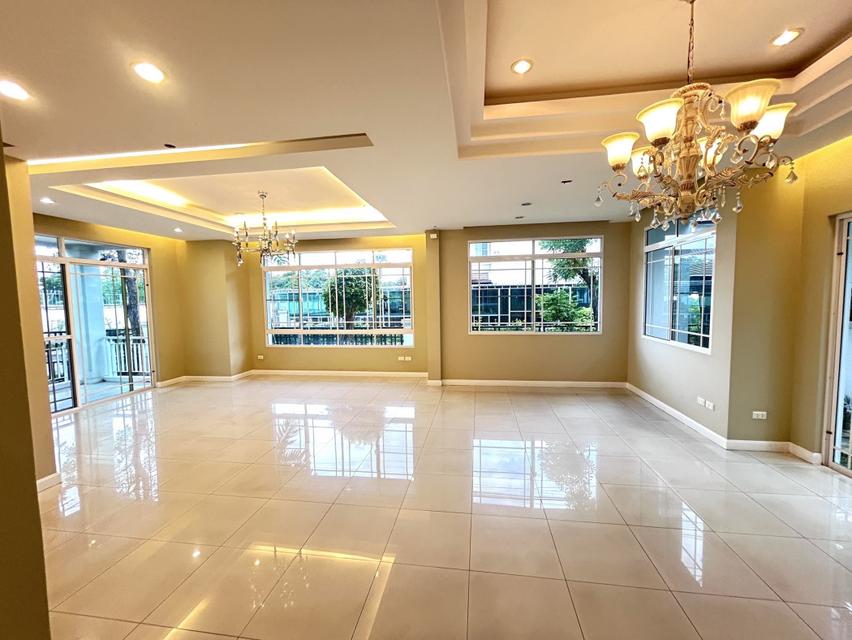 ขายบ้านเดี่ยว หมู่บ้านนันทวันศรีนครินทร์ - 75.6 ตร.ว. 271 ตร.ม. 3นอน 5น้ำ **บ้านใหม่พร้อมเข้าอยู่ ติดจุดขึ้น-ลงทางด่วน เ 5