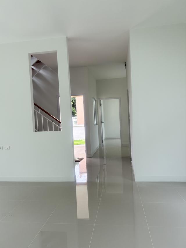 บ้านเดี่ยว ใหม่ 58 วา แปลงมุม จัดสวนให้ ปั้มแทงค์แอร์ ติดให้ ใกล้เมกะ-สวนหลวง ร.9 ติดต่อ เล็ก 0852246165 3