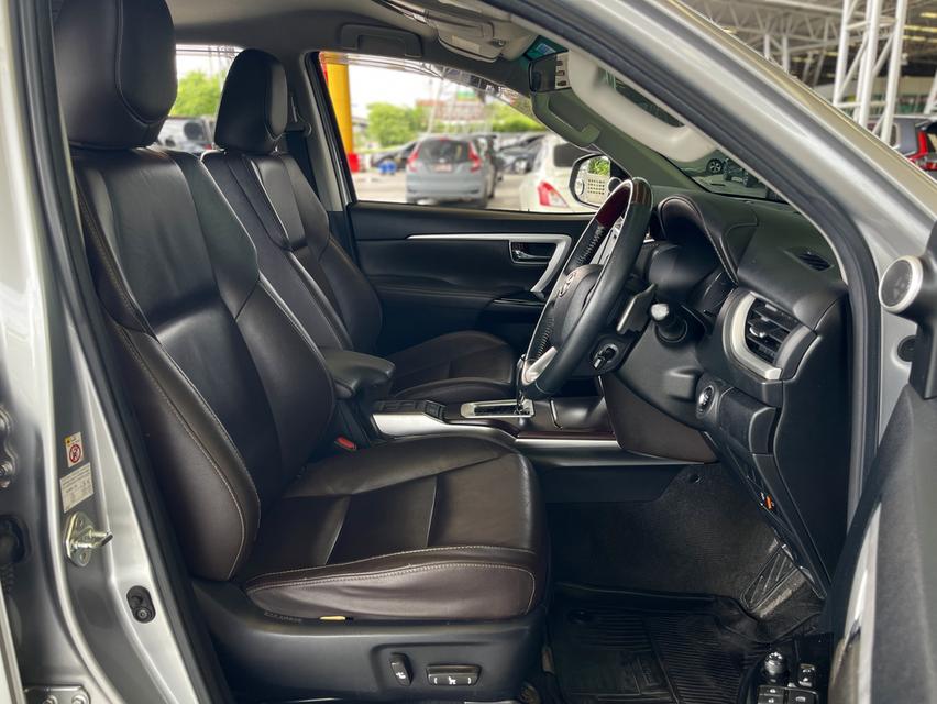 2018 TOYOTA FORTUNER 2.4 V 4WD สีเทา ไมล์ 147768 กม.  14