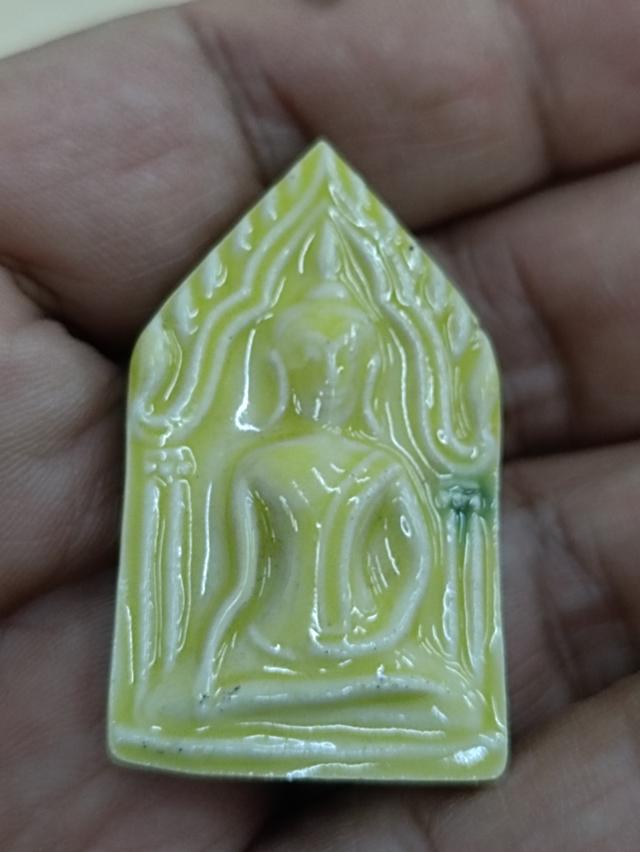 ขุนแผนเรือนแก้วเคลือบเหลือง วัดดอนกลาง จังหวัดสพรรณบุรี