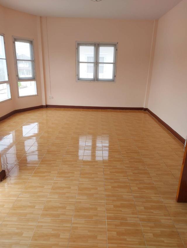 บ้านเดี่ยว ในหมู่บ้าน ในเมืองสุราษฎร์ธานี 9