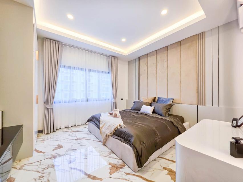 Pool villa style modern Pattaya Ekmongkhol Thepprasit  13
