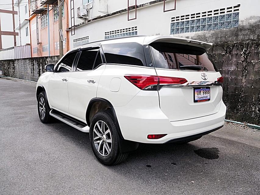 TOYOTA FORTUNER 2.4 V  ปี2019 6