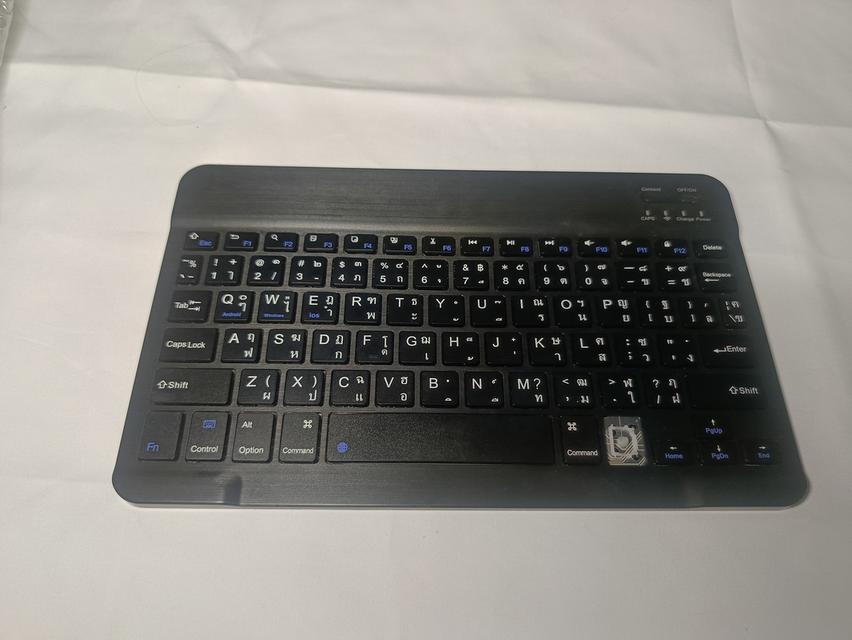 นี่คือเคสคีย์บอร์ด Logitech Combo Touch สีเทาสำหรับ iPad