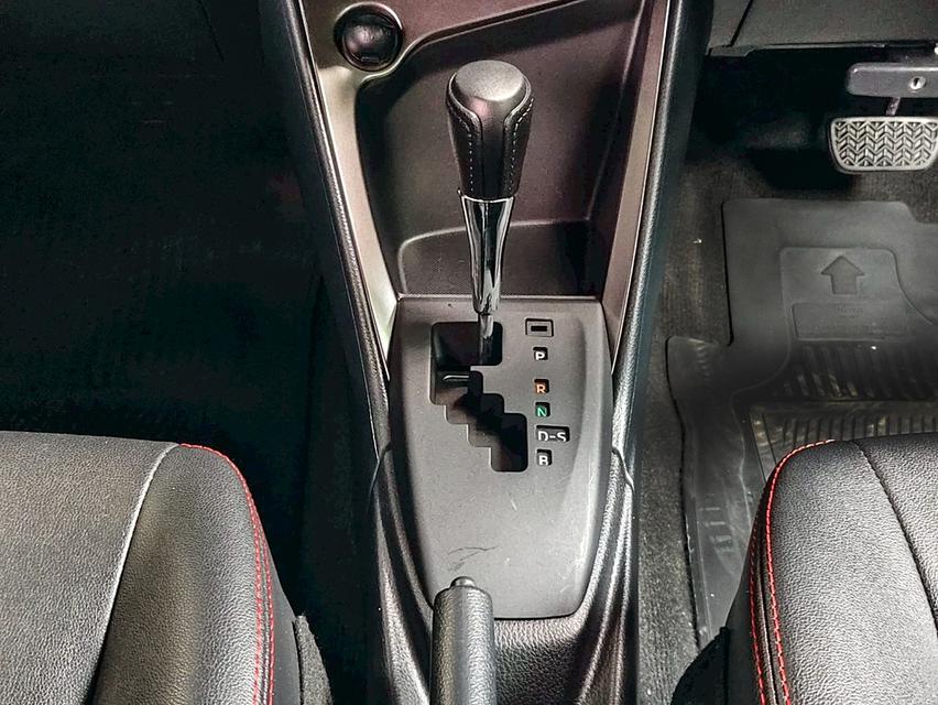 TOYOTA YARIS 1.2J 8