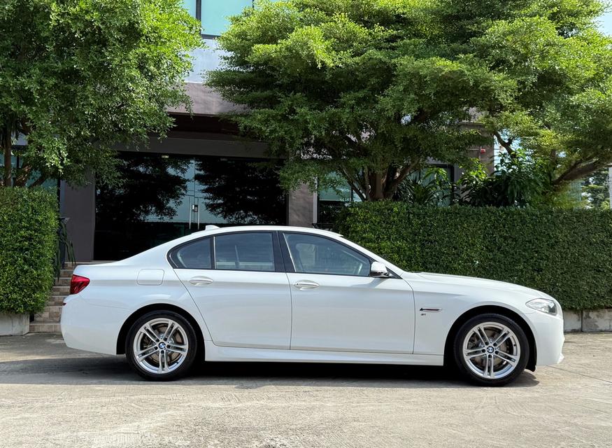 2016 BMW 520D MSPORT LCI รถมือเดียวออกป้ายแดง รถวิ่งน้อย เข้าศูนย์ตามระยะ รถไม่เคยมีอุบัติเหตุครับ