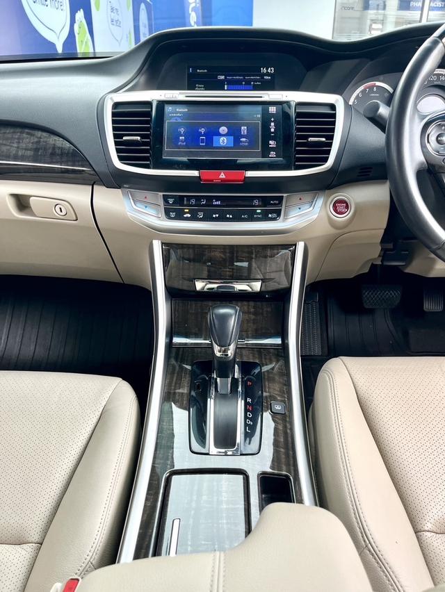 HONDA ACCORD 2.0 EL ปี 2016  12