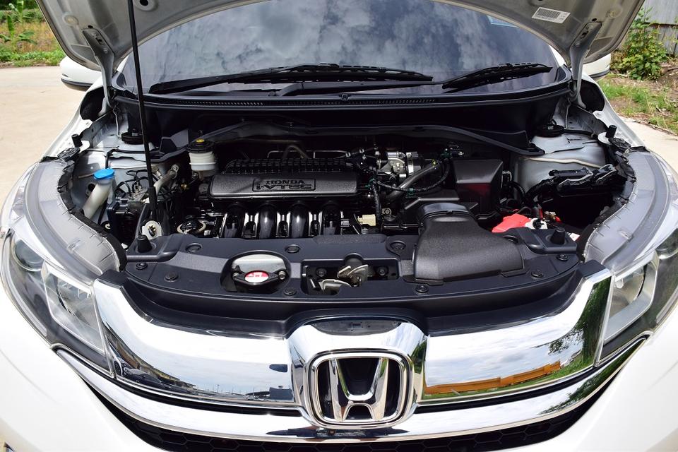 ออกรถแค่ 99 กับ HONDA BR-V ตัวท็ฮป รถครอบครัว 7 ทีีนั่งชุดแต่งรอบคัน เครื่อง150ccนิ่มๆ ช่วงล่างดี เบาะหนังแท้ 3 ตอน รับประกันหลังการขาย โทร 0957401229 รูปที่ 3