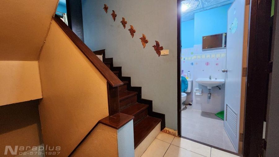 Listing No. 68040558 : ทาวน์โฮม 3 ชั้น เล่นระดับ 4 ห้องนอน บนที่ดินขนาด 26 ตร.ว. หมู่บ้านมโนรมย์ 4 เลี่ยบคลองสอง คลองสามวา กรุงเทพฯ 11