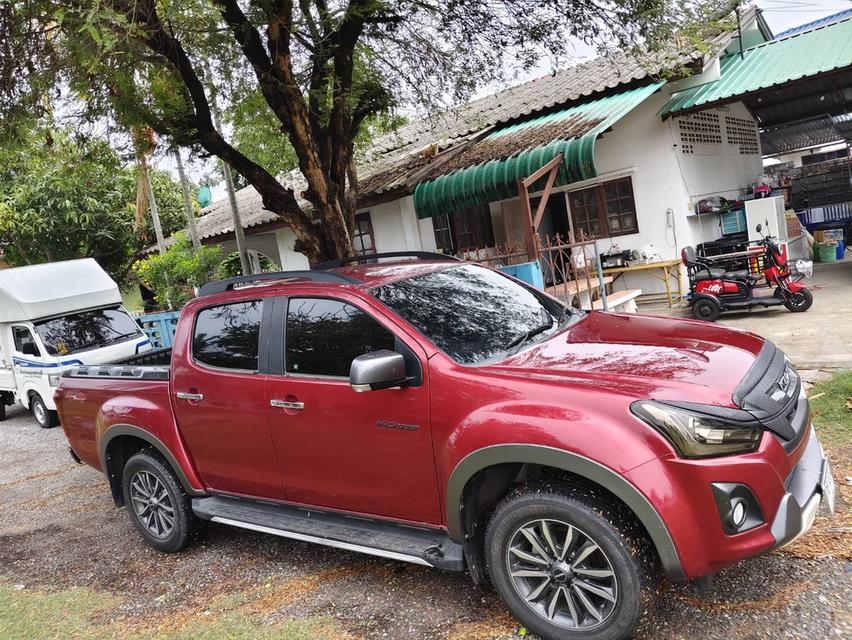 ขายรถไมล์น้อย Isuzu D-MAX V-Cross Max 4D 4x4 3.0 Ddi Blue Power Z-Prestige 