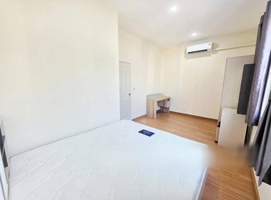 ให้เช่าทาวเฮ้าส์ 2 ชั้น หมู่บ้านโกเด้นทาวน์ พหลโยธิน-วิภาวดี ติดกับโรงกษาปณ์,ฟิวเจอร์ พื้นที่16.2ตร.ม. 2นอน 2น้ำ 2ที่จอดรถ เฟอร์และเครื่องใช้ไฟฟ้าคร 9