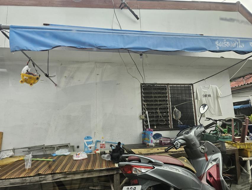 ขายห้องเช่าพร้อมที่ดินสิ่งปลูกสร้าง ประมาณ 23 ตรว 6