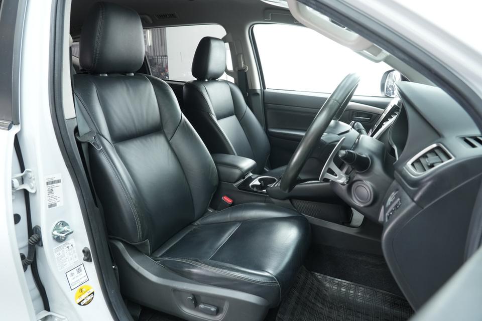 2021 MITSUBISHI PAJERO SPORT 2.4 GT Plus SUV สีขาว เลขไมล์ 106241 กม. 14