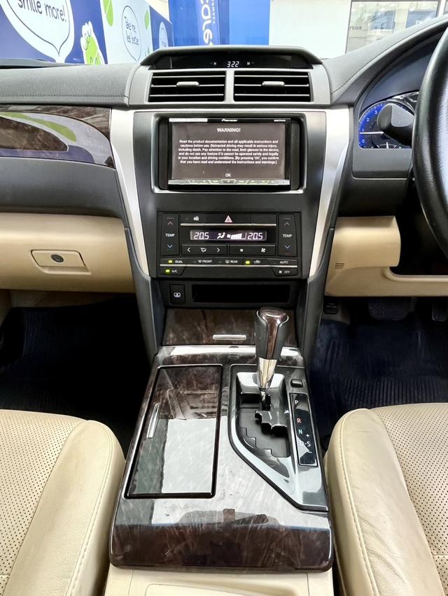 Toyota Camry 2.0 G ปี 2015 14