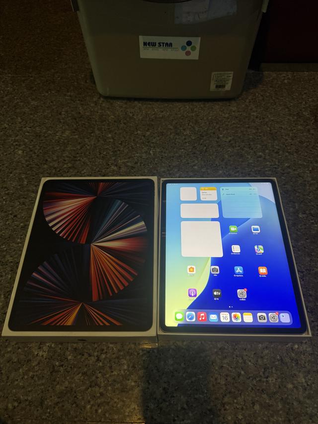 ขายๆๆๆถูกๆๆiPadPro12.9 M1 สีSpace Gray 256กิ๊กWifi Only มีกล่องคับใช้งานดีทุกๆฟังชั่นสูนTrueทุกๆฟังชั่นรีสโตได้ตลอดไม่มีติดไอคราว สภาพ: 99.99% สวยๆๆค