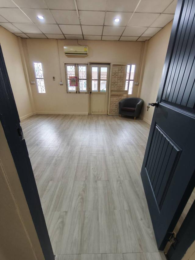 ขายบ้าน 3 ชั้น รีโนเวทใหม่ทั้งหลัง พร้อมอยู่ หมู่บ้านธนะสิน 9 นวมินทร์ 86 13