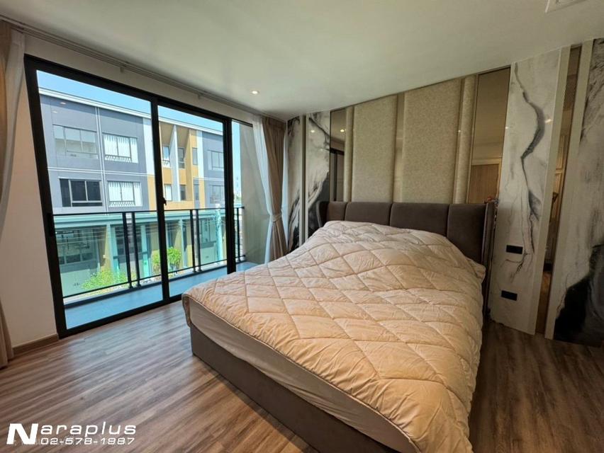 69100586 : ให้เช่าทาวน์โฮม luxury 3 ชั้น หน้ากว้าง 6 เมตร Built-in ทั้งหลัง ขนาด 20.5 ตารางวา หมู่บ้านพาทิโอ วัชรพล-รามอินทรา บางเขน น้ำไม่ท่วม 14
