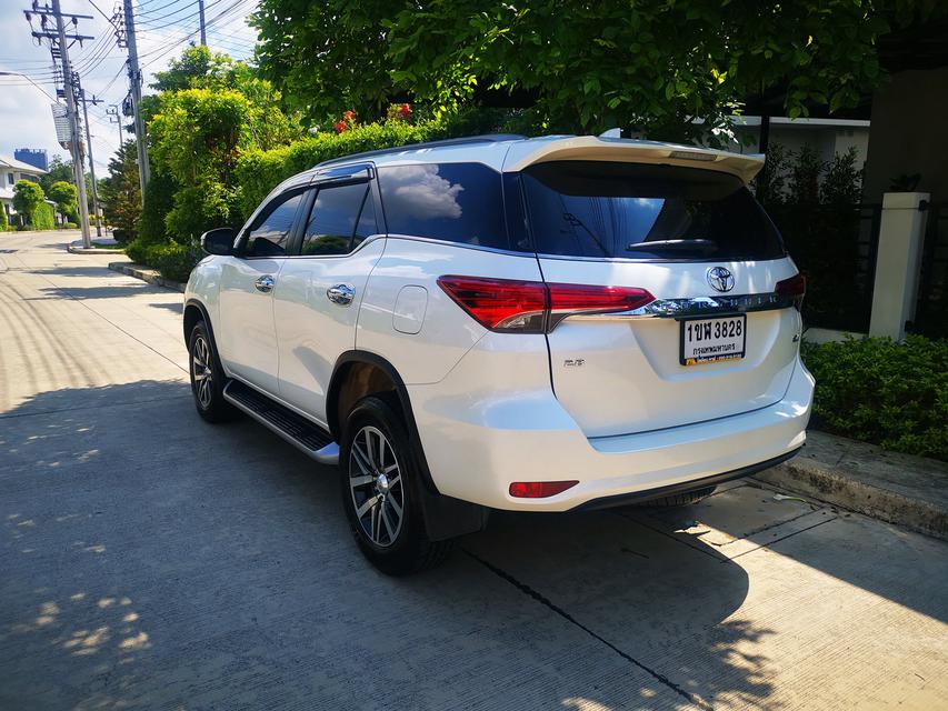 Toyota Fortuner 2.8 V (ปี 2019) SUV AT 2