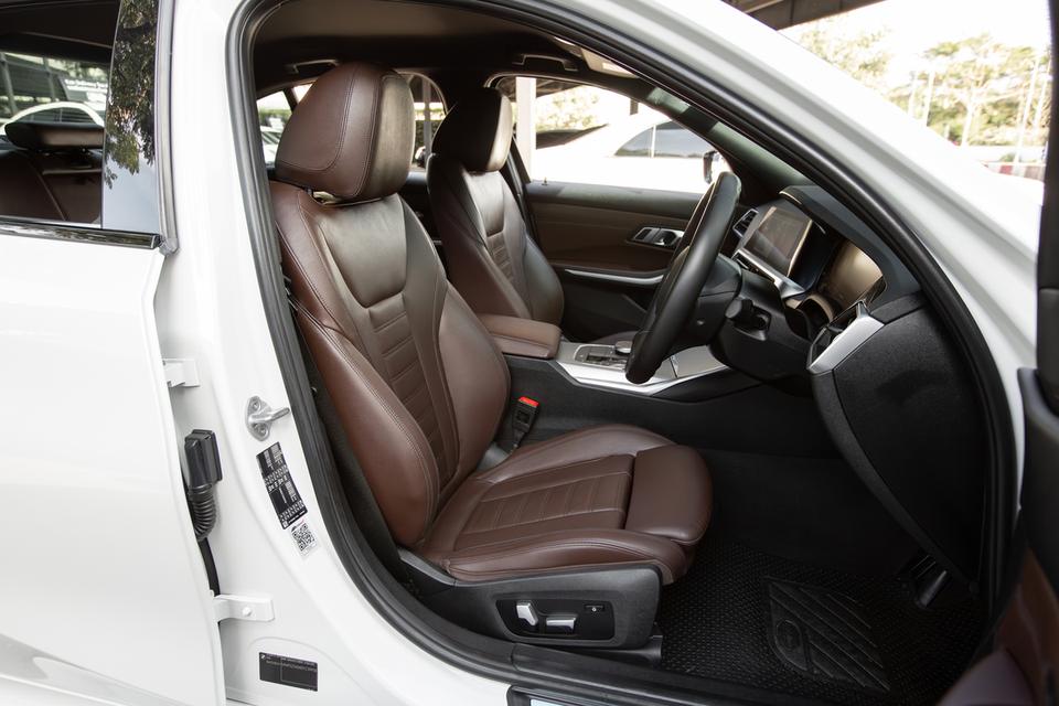 “BMW 320d M Sport“ ปี 2020 รูปที่ 5