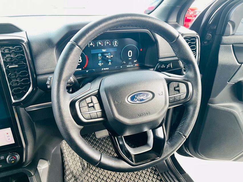 Ford Everest 2.0 Titanium Plus 2WD Bi-Turbo ปี22จด23 ไมล์5หมื่นโลแท้ รูปที่ 9