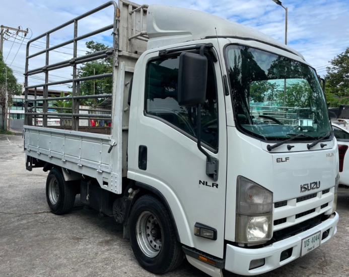 Isuzu NLR 130 4