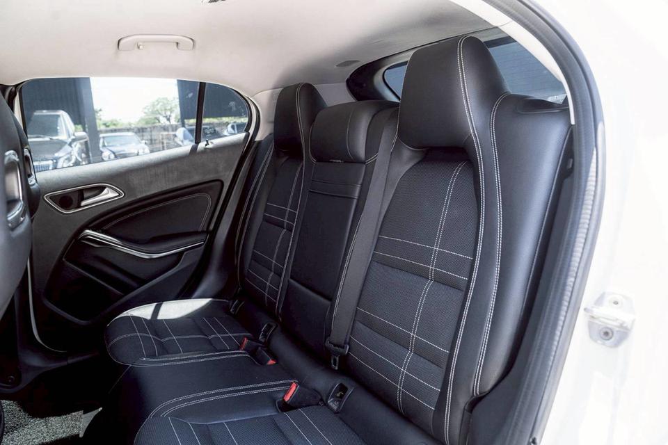 (แจ้งรหัสรถ 67GG2010) Mercedes Benz GLA200 ปี 2016 รูปที่ 8