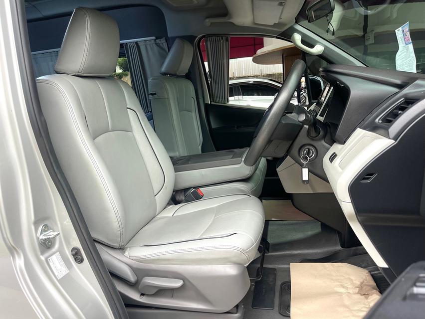 ขาย Toyota Commuter 2.8 ปี20 11