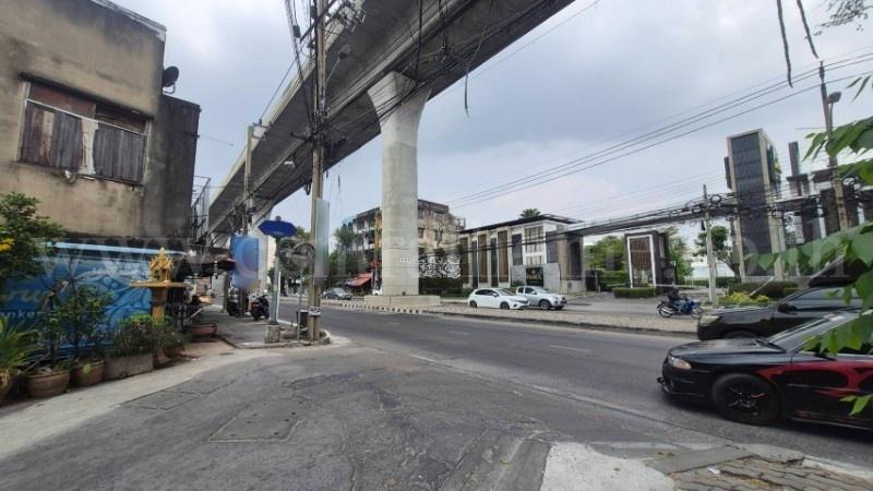 อาคารพาณิชย์ ติดถนน กรุงเทพ - นนทบุรี ทำเลดี ใกล้ MRT วงศ์สว่าง ราคาถูกมาก 7