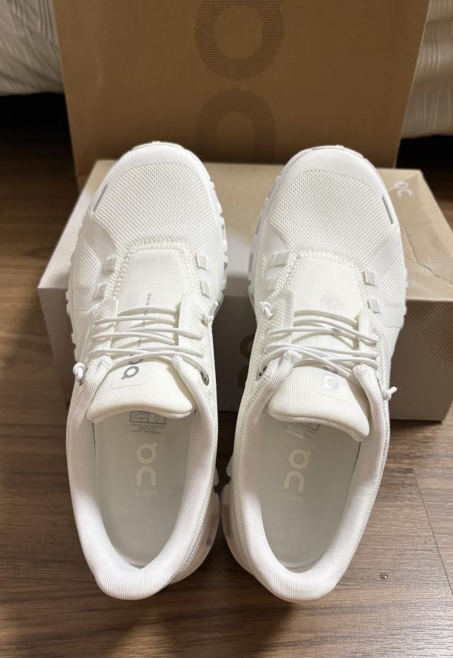 รองเท้า OnCloud 6 สีขาว ของใหม่ รูปที่ 2