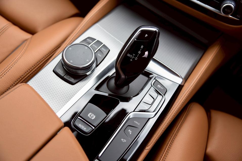 รหัสรถ CBL2420 BMW 530e  M Sport G30 AT 2019 14