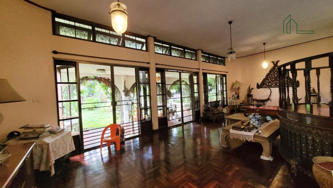บ้านเดี่ยว 2 ชั้นครึ่ง บนเนื้อที่ 288 ตรว. ซอยลาดพร้าว 101 วังทองหลาง บ้านสไตล์ฝรั่งเศส